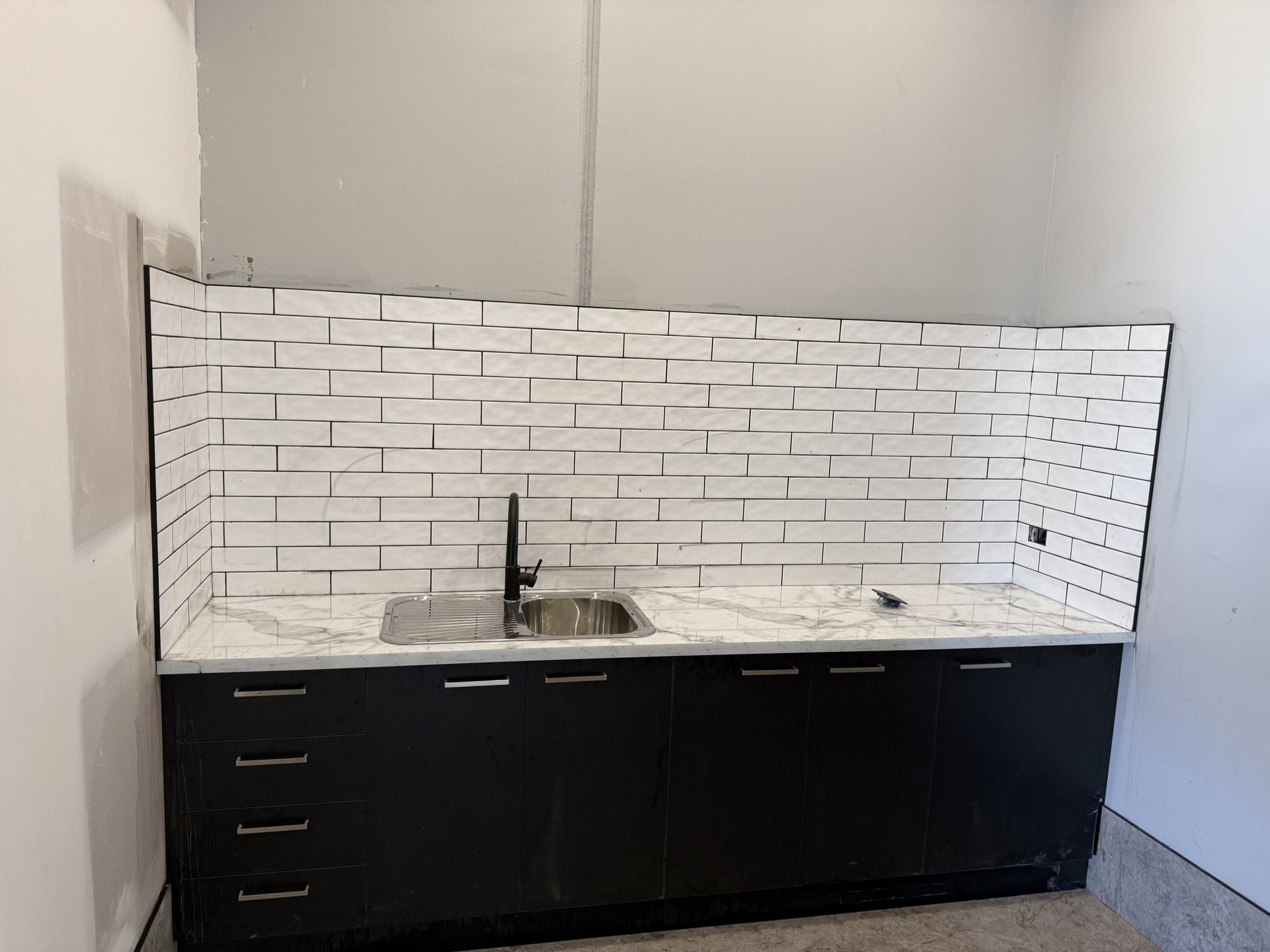 Deer Park Kitchen Splashback Tiling - gallery photo