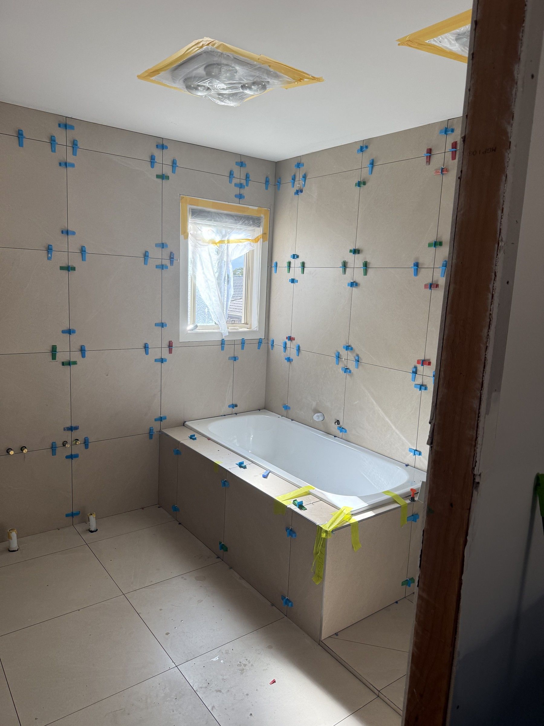Point Cook Bathroom Tiling - gallery photo